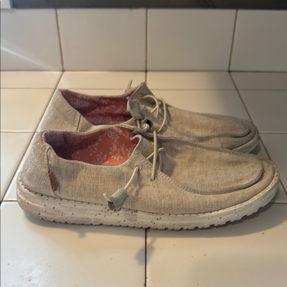 Hey Dude Shoes - Hey Dude Women's Wendy Chambray White nut Color Slip on Shoes Size 8